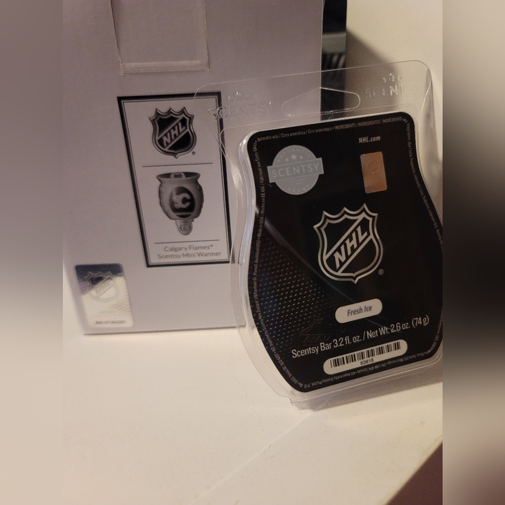 Scentsy Calgary Flames Warmer And Wax